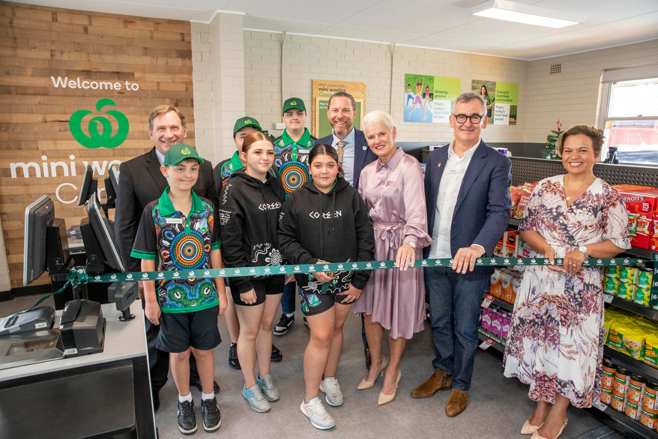 Group cutting ribbon