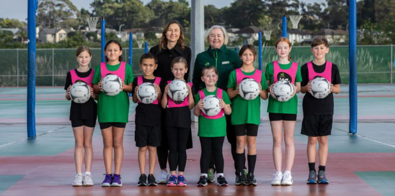 Netball team of young kids
