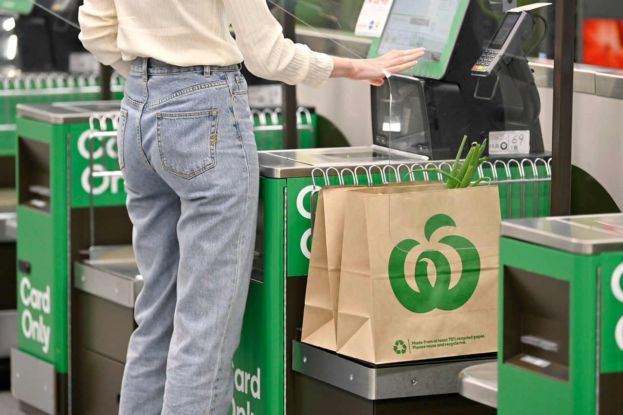 Woolworths grows greener in Queensland as stores prepare to stop selling  15-cent plastic shopping bags