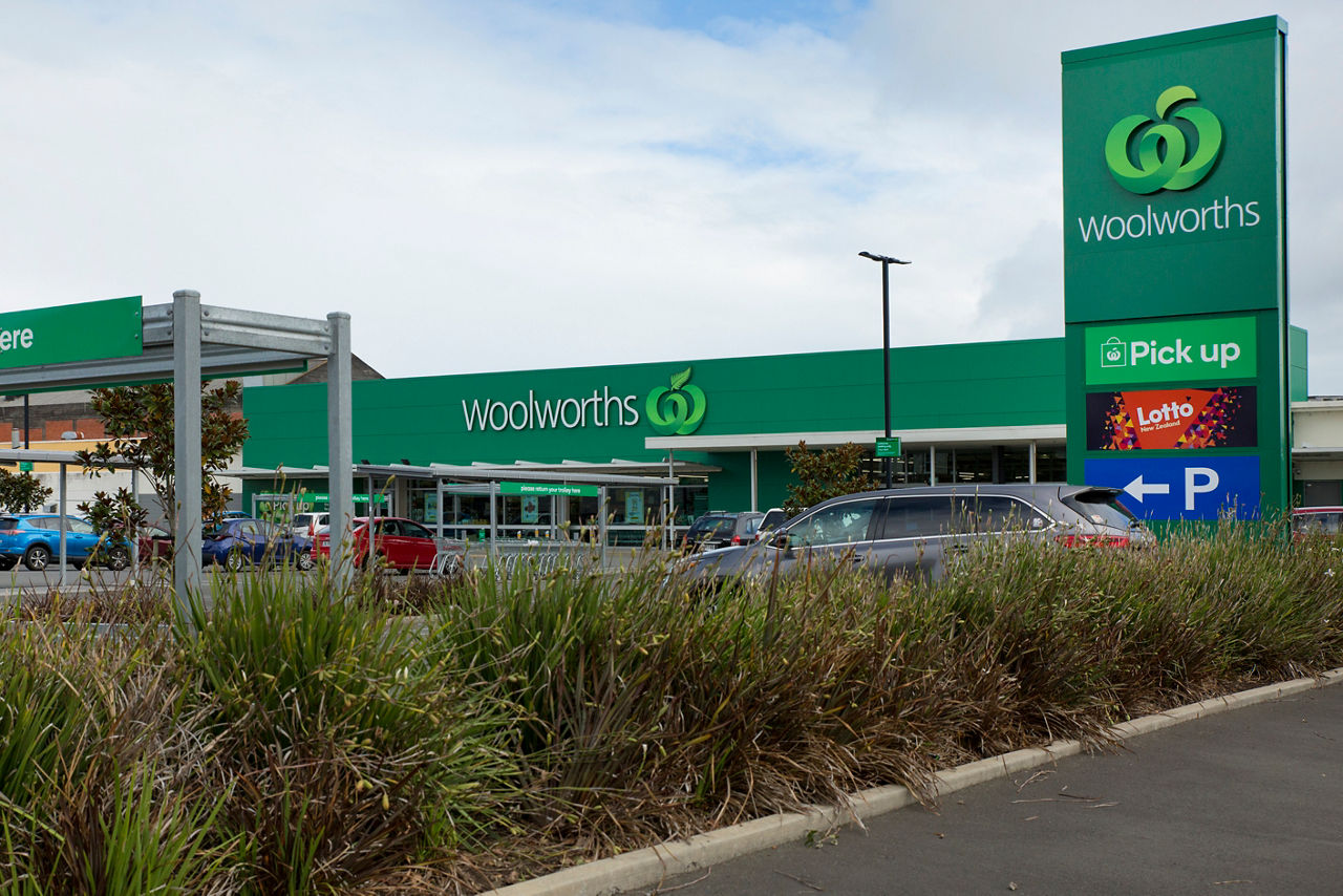 Exterior of Woolworths Hawera